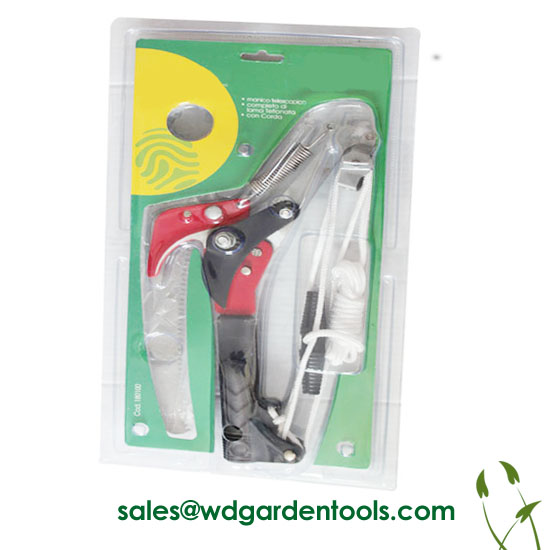 Long reach pruners