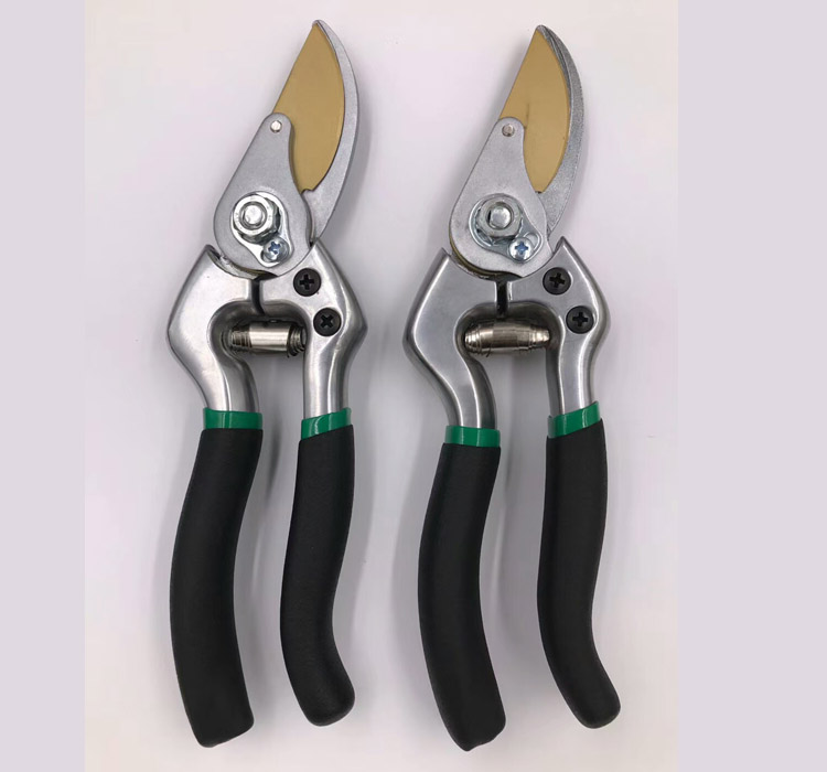 pruning shears cutter