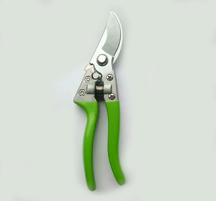 gardening pruners