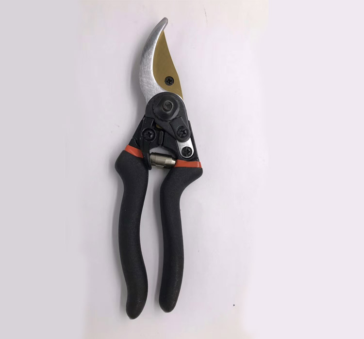 garden cutting tools